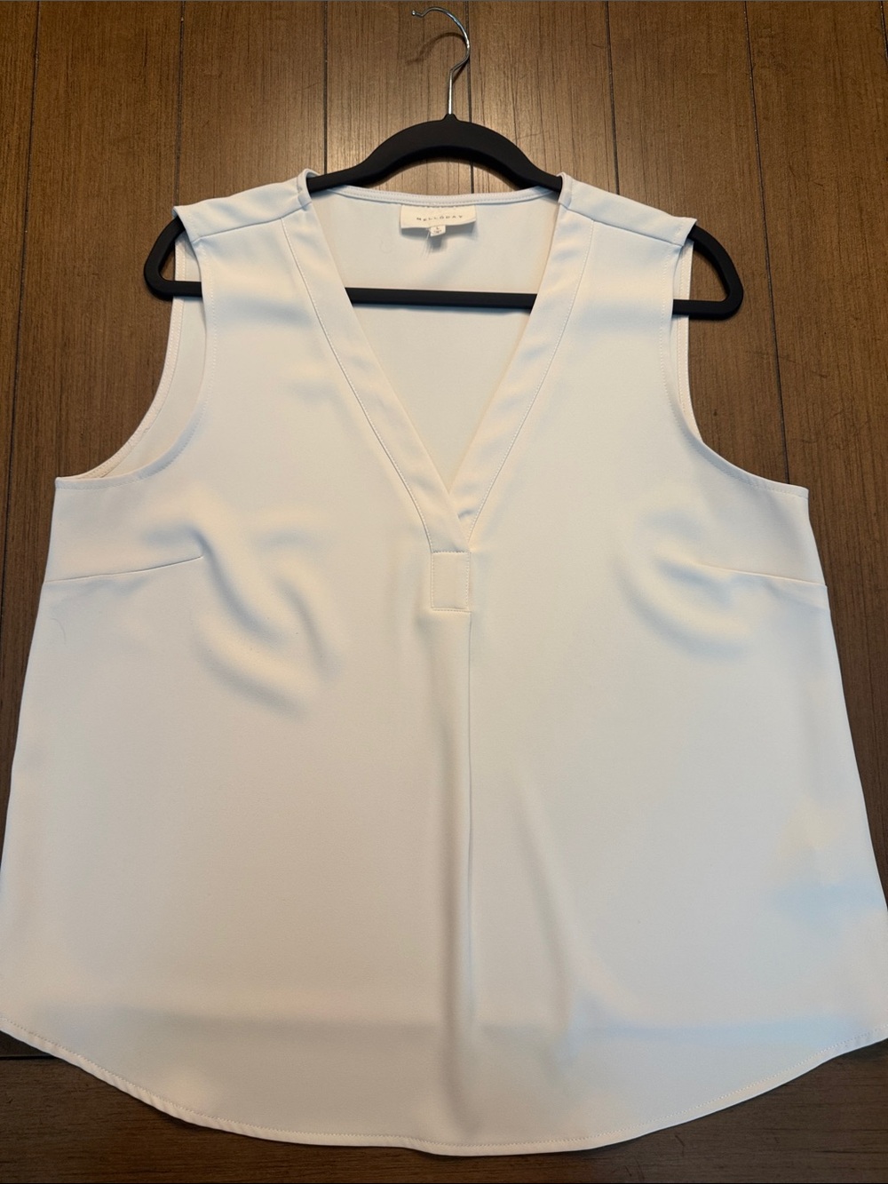 MELLODAY Cream Sleeveless V-Neck Camisole